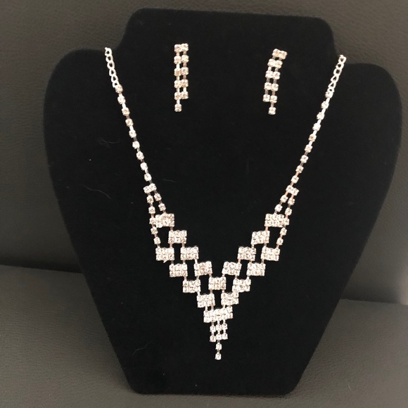 Chins FBL Jewelry - Rhinestone Necklace and Earrings